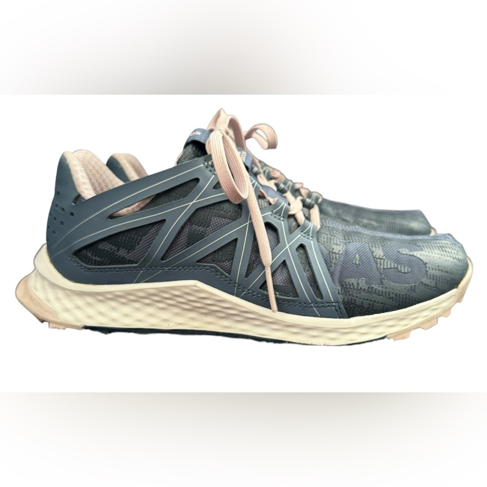 Adidas Women's Vigor Bounce Trail Runner size 7 1/2